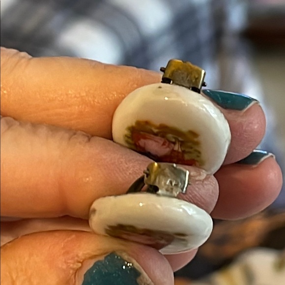 Vintage West Germany Courting Couple Brooch Pin and earrings. Rare! - Picture 8 of 9